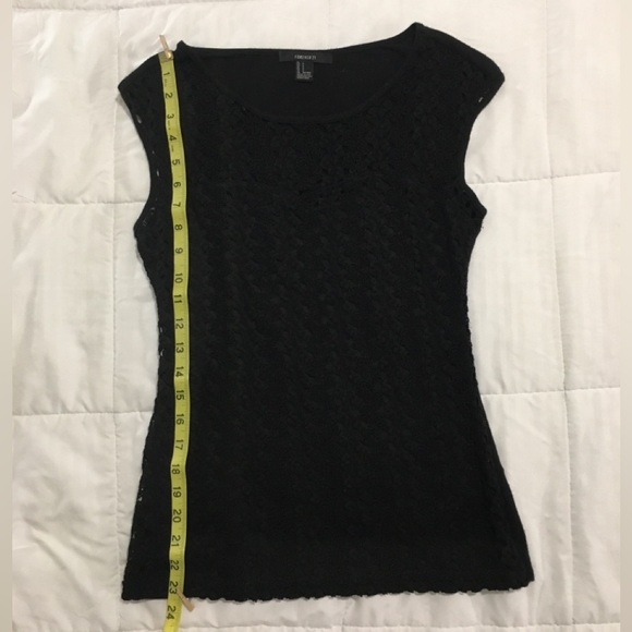 Sleeveless Top W/Crocheted Front - Picture 5 of 6
